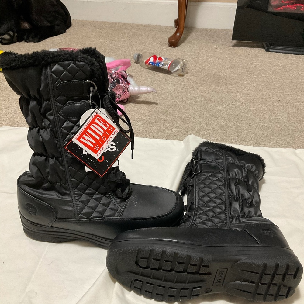 Totes Women Fashionable Winter Fur Boots Size 10W